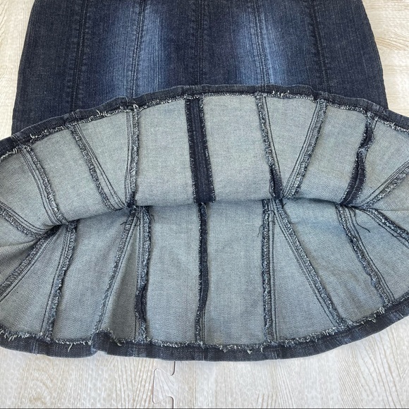 Cache Dark Wash Denim Jean Stretch Mermaid Skirt - Picture 5 of 7